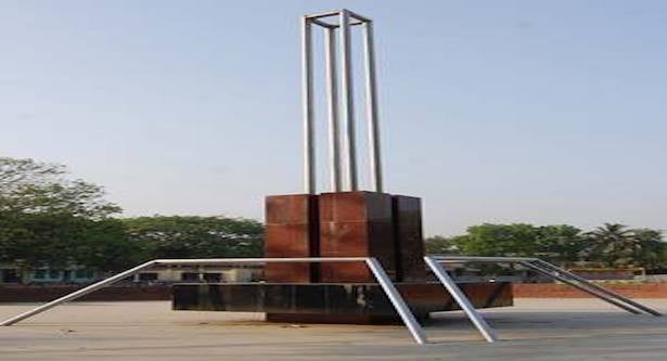 বাংলাদেশ রাষ্ট্র কী এতোটাই দরিদ্র, এতোটাই অকৃতজ্ঞ!