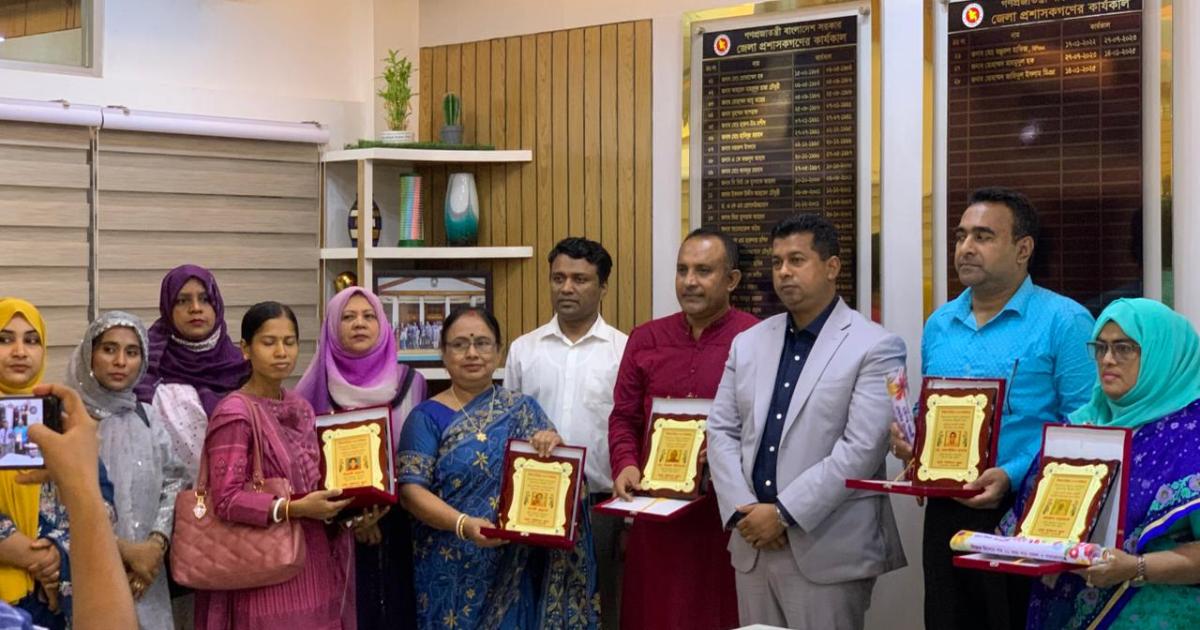 শিক্ষক দিবসে সদরের প্রাথমিকের ৫ শিক্ষক পেলো ডিসির সম্মাননা।
