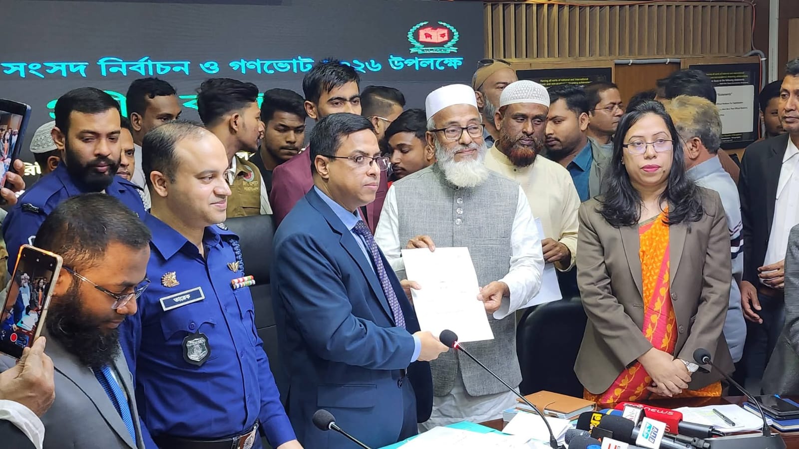 আসন্ন সংসদ নির্বাচনে  নারায়ণগঞ্জের  ৫টি  আসনে  ৪৭ প্রার্থীর প্রতীক বরাদ্ধ