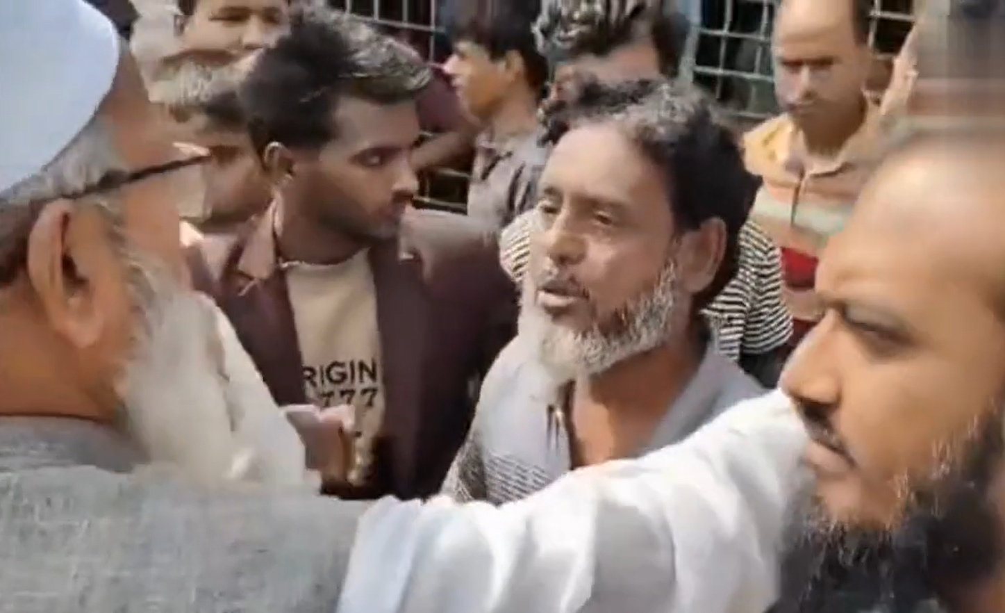 আড়াইহাজারে জামায়াতের নির্বাচনী প্রচারণায় বাধা ও হামলার অভিযোগ