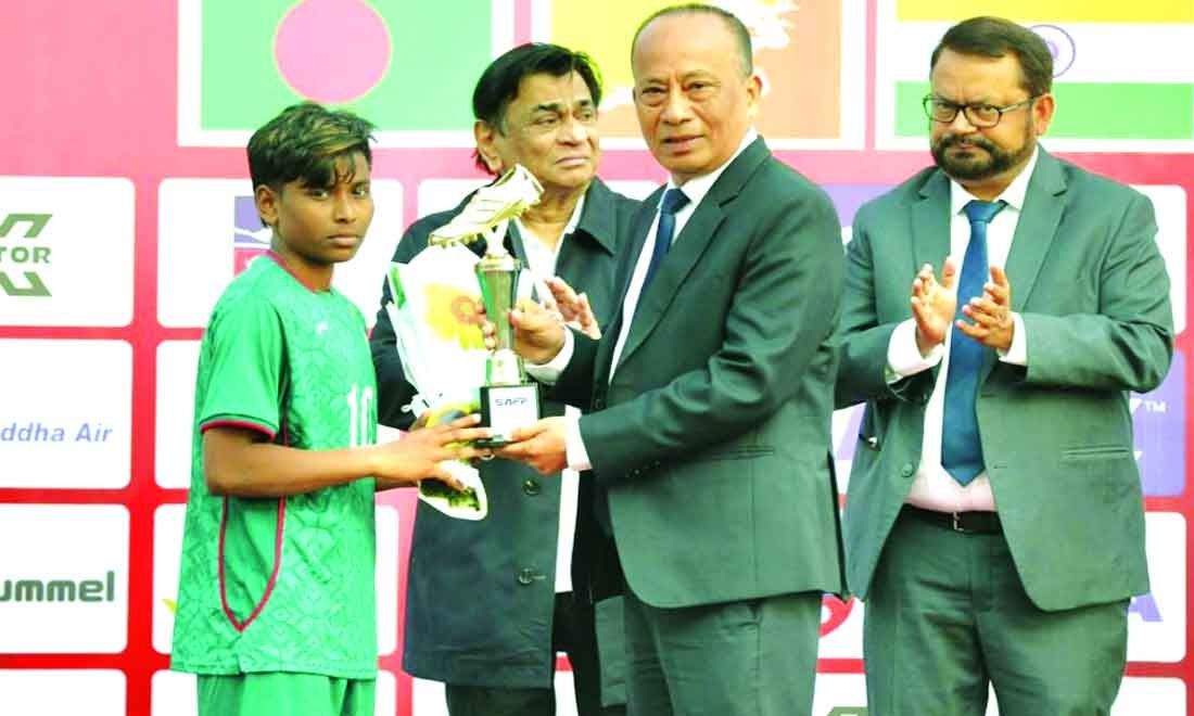 একাধিক ভুলের কারণে সাফ নারী ফুটবলে ভারতের কাছে হারলো বাংলাদেশ