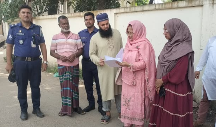 সোনারগাঁয়ে খাসির মাংসে পানি মিশিয়ে বিক্রি, ব্যবসায়ীকে ৭০ হাজার টাকা জরিমানা