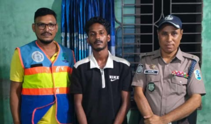 বন্দরে ডাকাতির প্রস্তুতিকালে দেশীয় অস্ত্রসহ যুবক গ্রেপ্তার