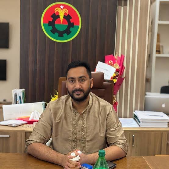 সিদ্ধিরগঞ্জ মার্চেন্ট ওয়ার্কার্স হাইস্কুলের এডহক কমিটির সভাপতি রাকিবুর রহমান সাগর