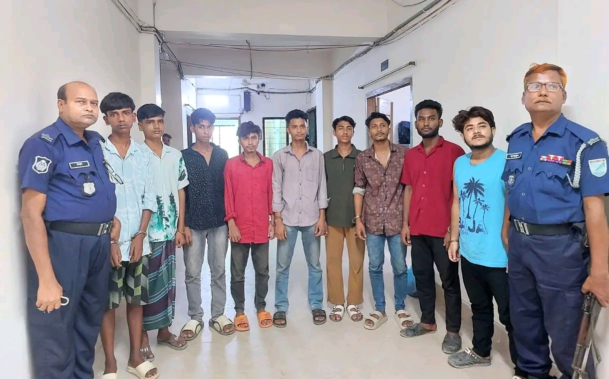 ফতুল্লায় নিষিদ্ধ সংগঠনের ৯ সদস্য গ্রেপ্তার, আ'লীগ ও শামীম ওসমানের প্ররোচনায় নাশকতার পরিকল্পনার অভিযোগ