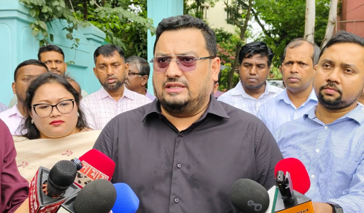 অনুপস্থিত থেকেও হাজিরা খাতায় স্বাক্ষর, নারায়ণগঞ্জ ভূমি অফিসে এসে প্রতিমন্ত্রীর ক্ষোভ