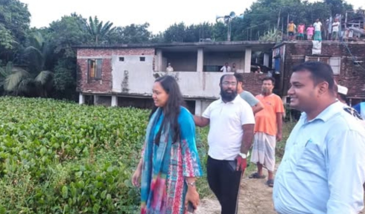 বন্দরে পুকুরে মিলল মিঠাপানির কুমির, ইউএনওর ঘটনাস্থল পরিদর্শন