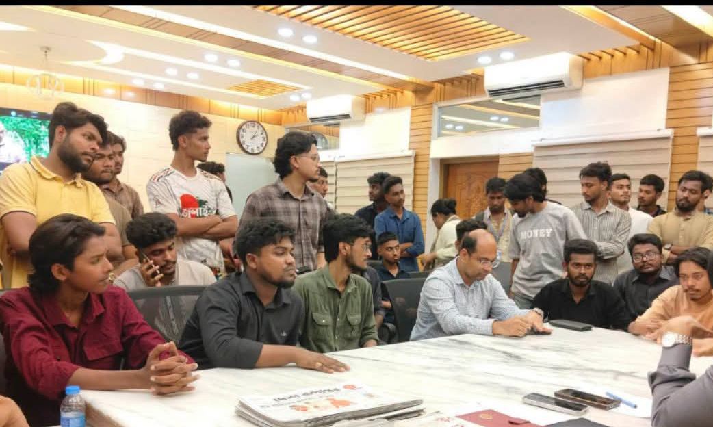 বাসভাড়া নিয়ে ছাত্র সংগঠনগুলোর সঙ্গে ছাত্রদলের ‘বিরোধী অবস্থান’ বাসভাড়া নিয়ে ৭ ছাত্র সংগঠনের সঙ্গে ছাত্রদলের ‘বিরোধী অবস্থান’