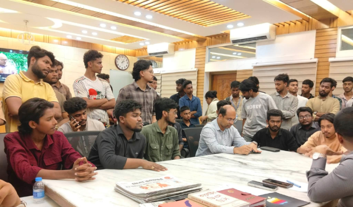 ঢাকা-নারায়ণগঞ্জ বাসভাড়া নিয়ে ছাত্রদল ও ৭ ছাত্র সংগঠনের পাল্টাপাল্টি অবস্থান, কাউন্টার বন্ধ
