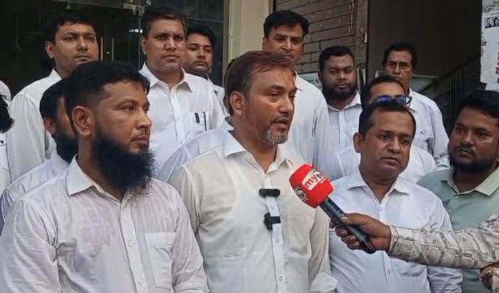 নারায়ণগঞ্জ আইনজীবী সমিতিতে বিএনপি সমর্থিত দু'পক্ষের হাতাহাতি ও অবরুদ্ধের ঘটনা