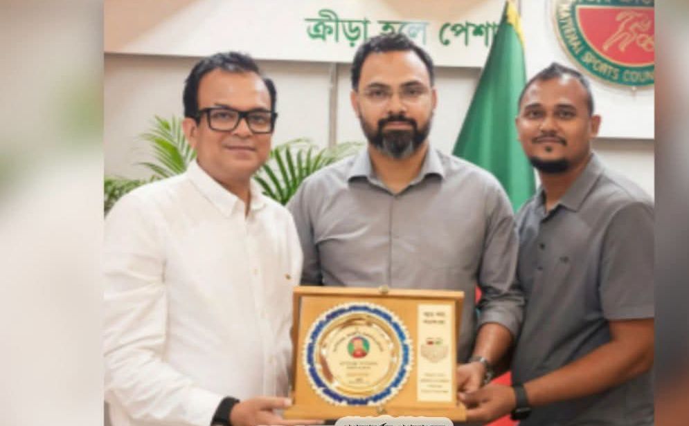 ক্রীড়ামন্ত্রী আমিনুল ইসলামের সাথে সদর উপজেলা ক্রিড়া সংস্থার সদস্য সচিব রিয়াদ চৌধুরীর সৌজন্য সাক্ষাৎ
