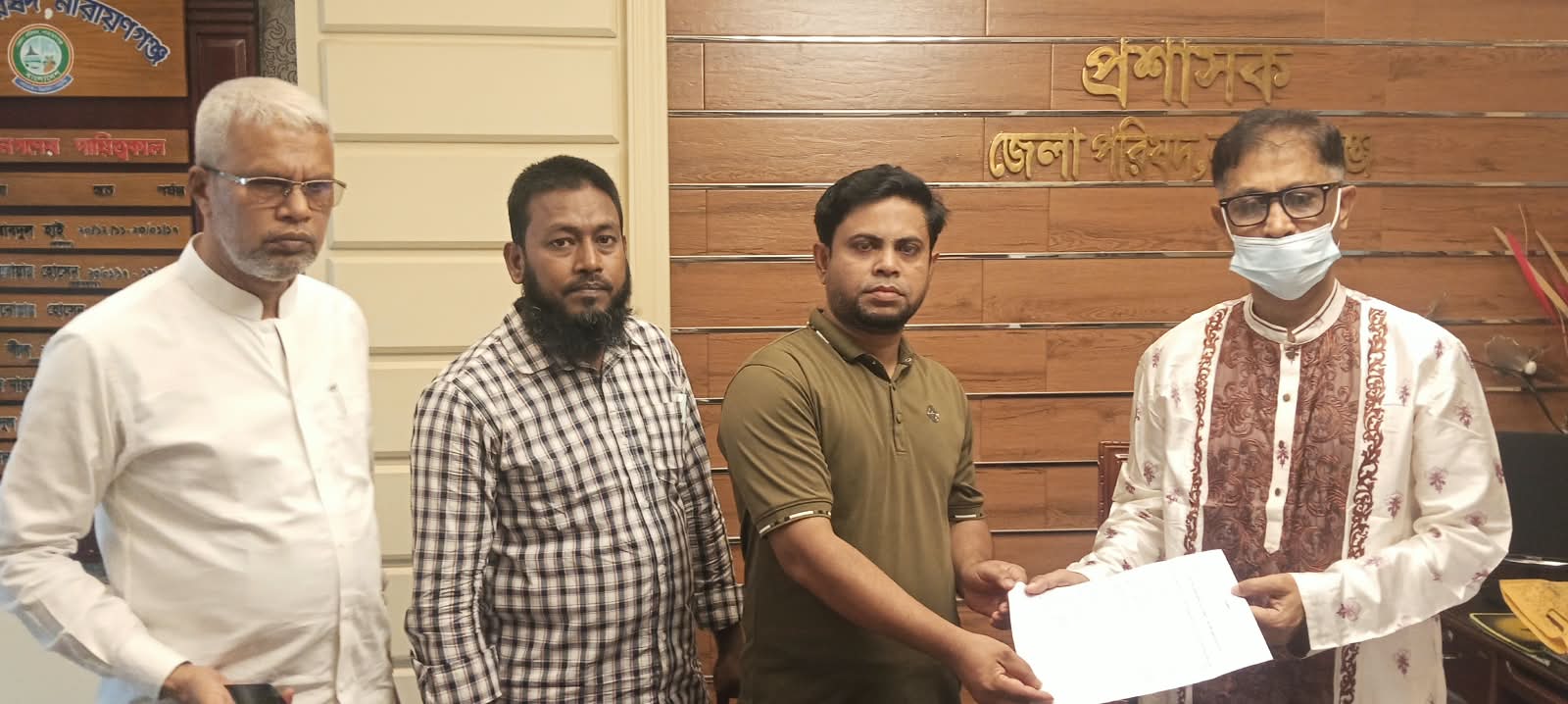 ​বিদ্যুৎ সংযোগ পুনর্বহাল ও সুষ্ঠু ব্যবস্থাপনার দাবিতে নারায়ণগঞ্জের জেলা প্রশাসক ও প্রশাসনকে মিতালি মার্কেটের ব্যবসায়ীদের স্মারকলিপি
