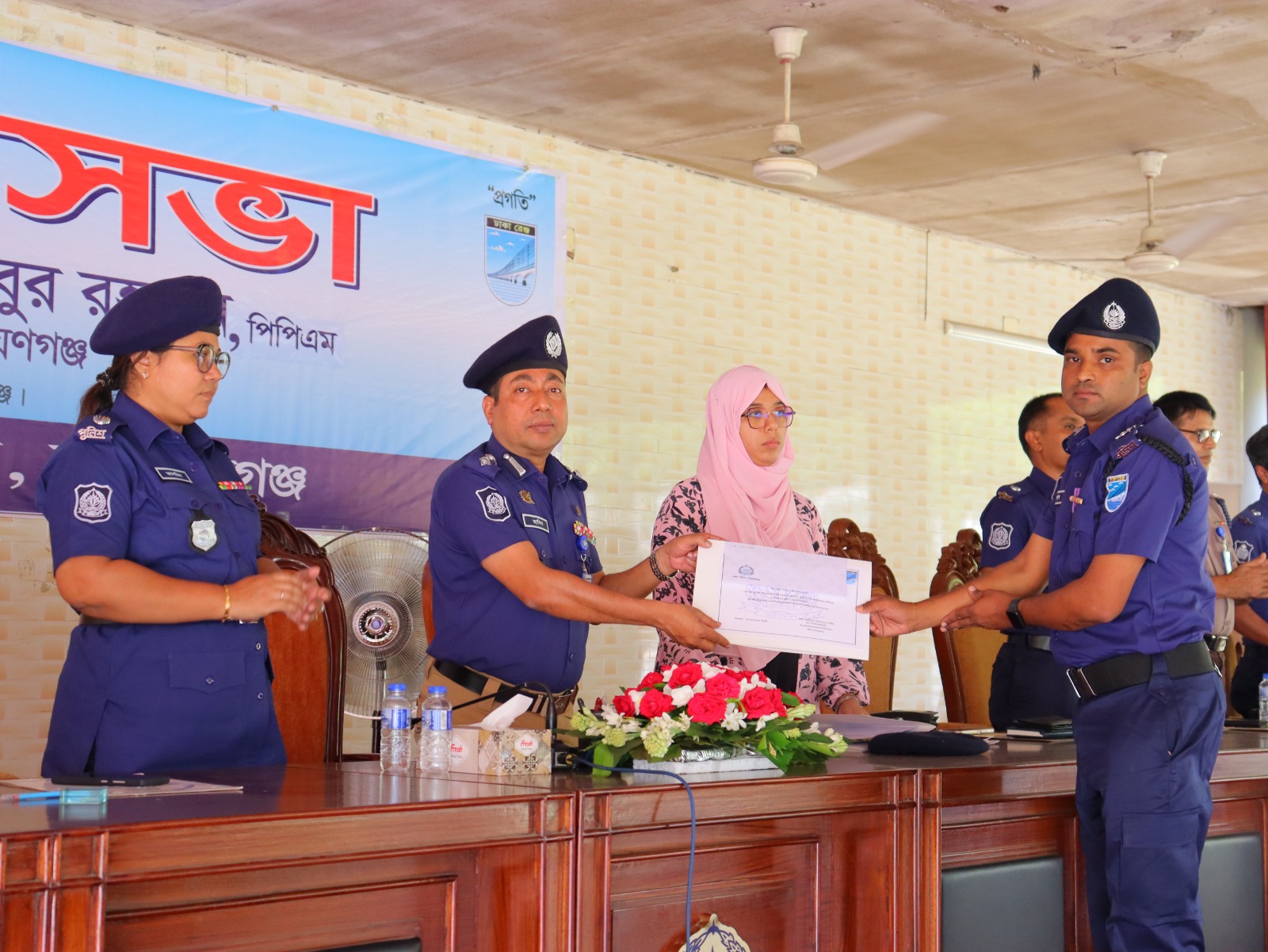 সততা ও কর্মদক্ষতার স্বীকৃতি: তৃতীয়বারের মতো পুরস্কৃত ডিএসবি ফতুল্লা জোনের হুমায়ুন কবির